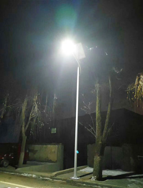 积石山县幸福路街道太阳能路灯项目