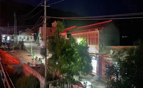 幸福路街道太阳能路灯在暴雪天气下的应对策略