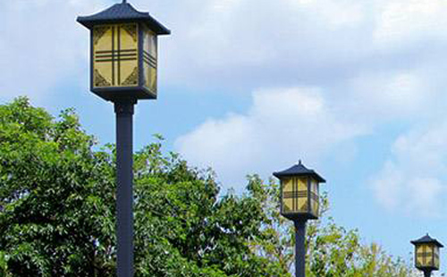 幸福路街道庭院灯安装间距与布灯设计全解析